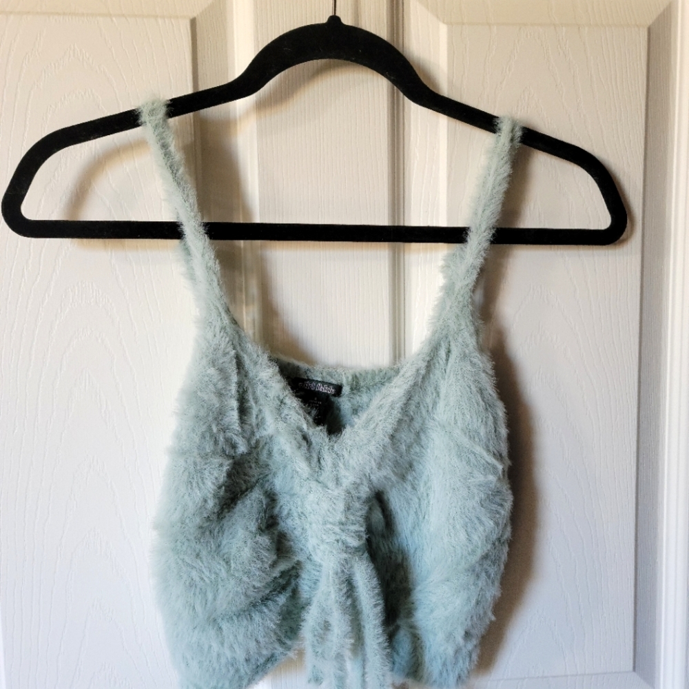 Adjustable strap faux fur crop top!